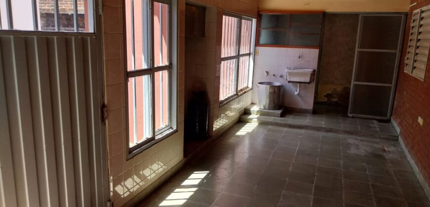 Casa más departamento en venta en Paraná en Calle Brasil