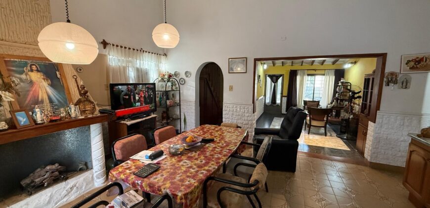 Casa en venta en Barrio Paracao sobre calle Juan Báez