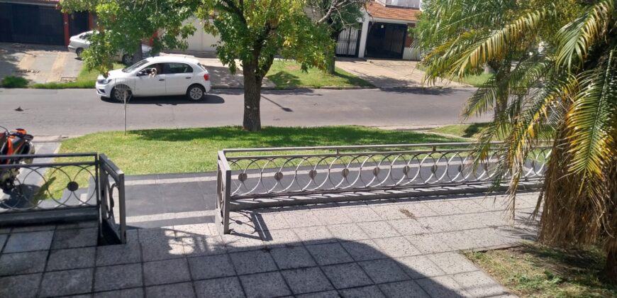 Hermosa casa en venta en calle Garrigó