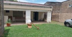 Casa con local en venta en San Benito