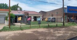 Casa con local en venta en San Benito