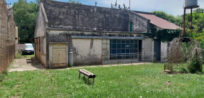 Casa con local en venta en San Benito