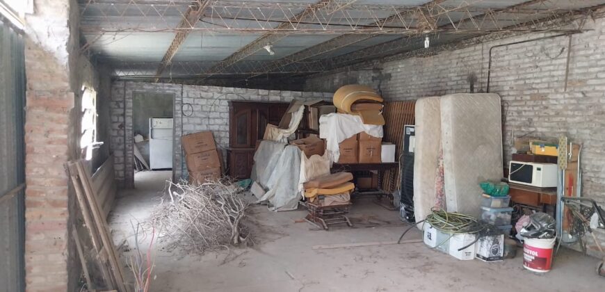 Casa con local en venta en San Benito