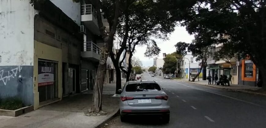 Local comercial en alquiler en Paraná | Calle Echagüe | Con altillo