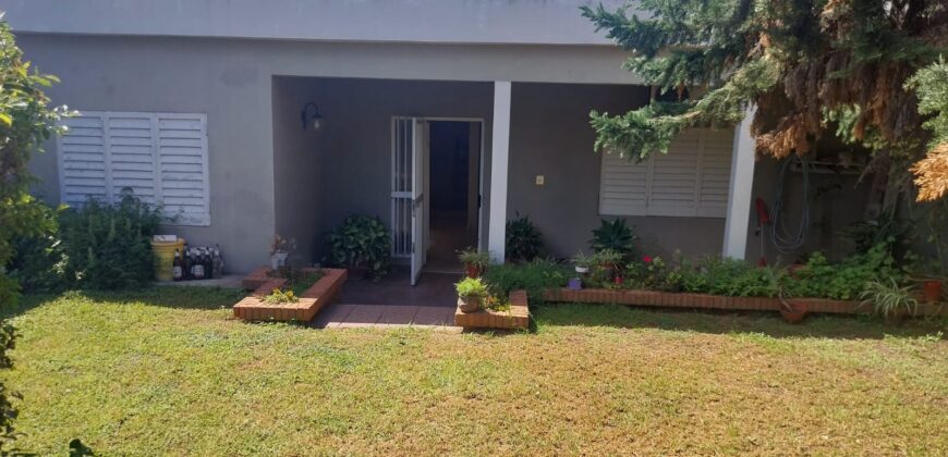 Hermosa casa en venta en calle Garrigó