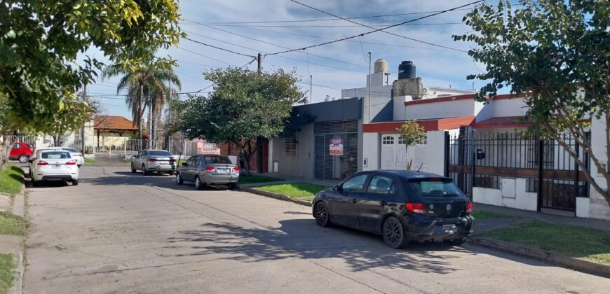 Casa en venta calle Balcarce a mts de Av Ejercito (Parana)