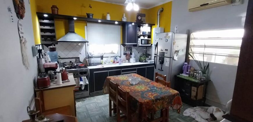 Casa en venta calle Balcarce a mts de Av Ejercito (Parana)