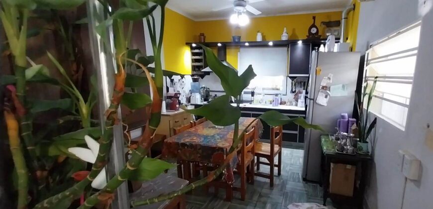 Casa en venta calle Balcarce a mts de Av Ejercito (Parana)