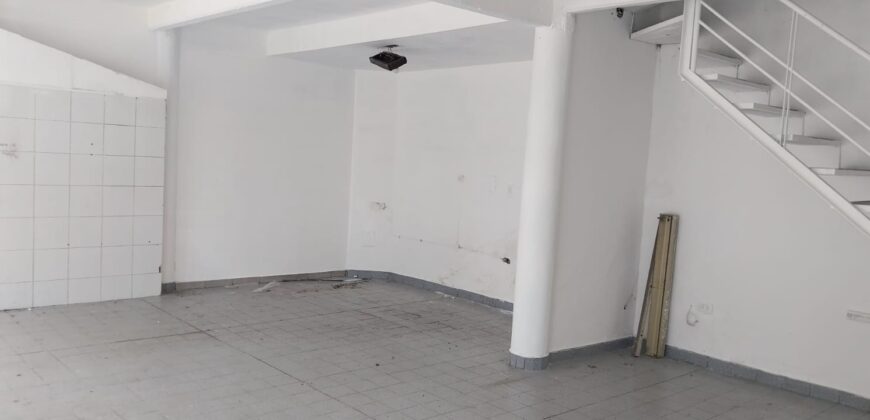 Local en alquiler Av Almafuerte zona ex hipódromo (Parana)