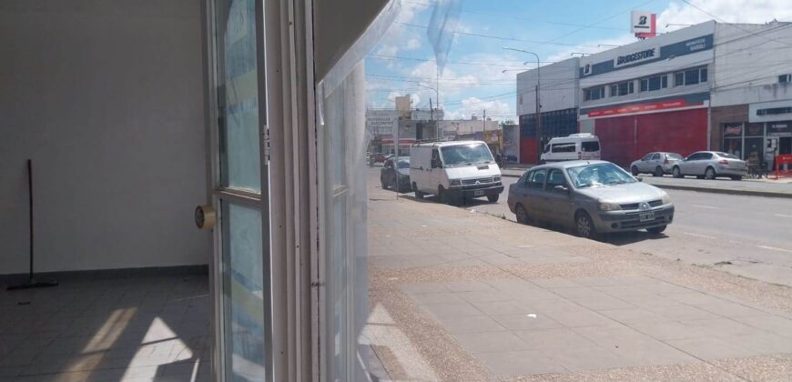 Local en alquiler Av Almafuerte zona ex hipódromo (Parana)