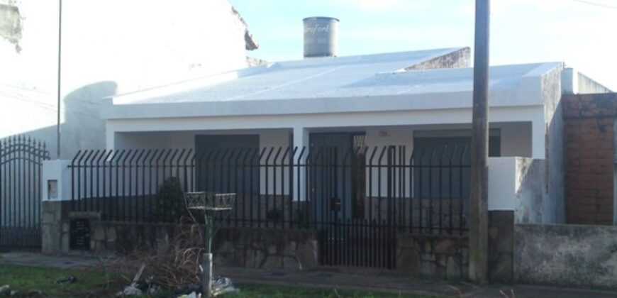 casa en venta calle Espeletta a 50m de Av. Ramirez , Parana